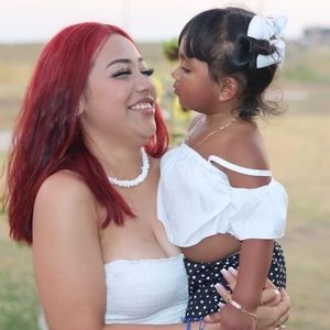 Meet your Posher, Celania